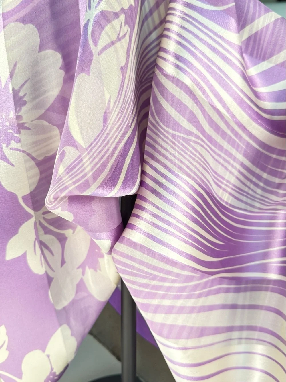 Vintage ca 1980-90, Valentino Lavender and Black Floral Silk scarf